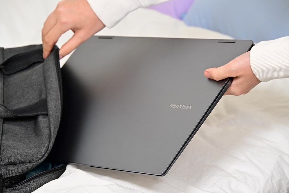 طراحی سبک و قابل حمل Galaxy Book5 Pro 360